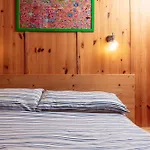 Capsule Rooms, Free Private Parking * Whitby