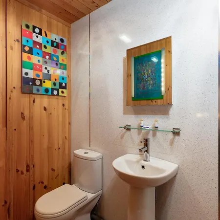 Capsule Rooms, Free Private Parking Hotel a capsule Whitby