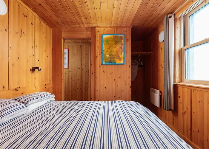 Capsule Rooms, Free Private Parking Capsule hotel Whitby