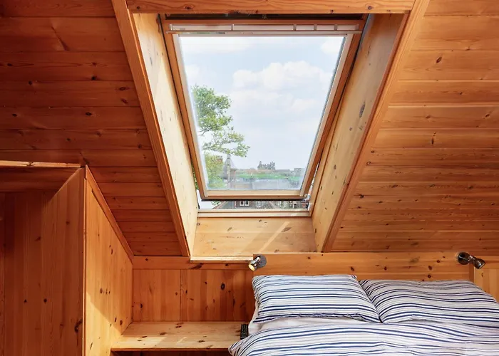 Capsule Rooms, Free Private Parking *