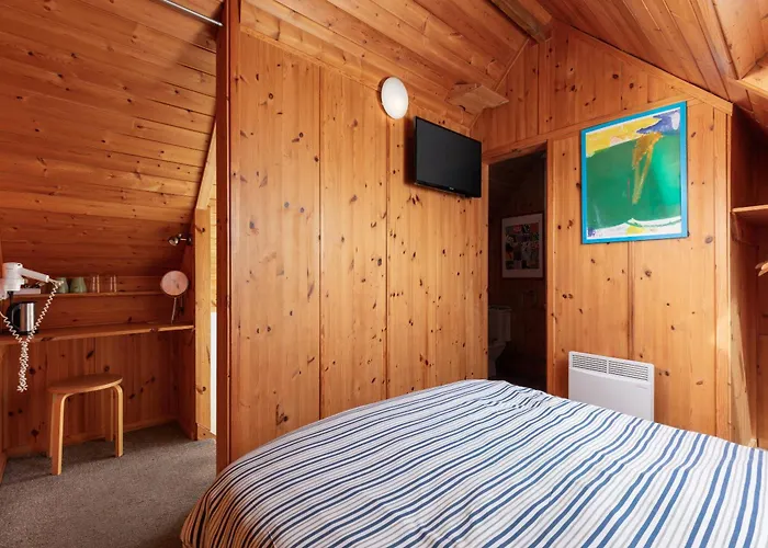 Capsule Rooms, Free Private Parking * Whitby