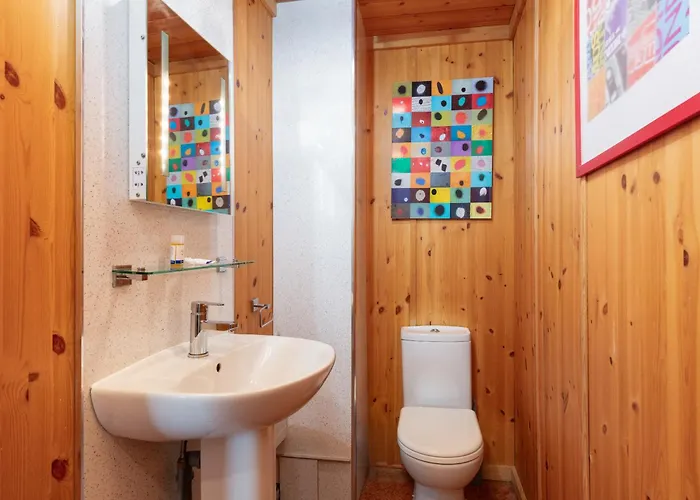 Capsule Rooms, Free Private Parking Capsule hotel *