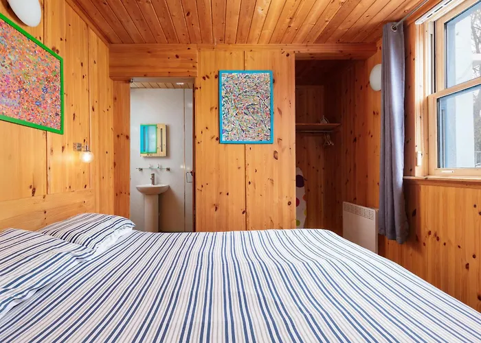 Capsule Rooms, Free Private Parking *