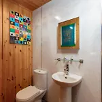 Capsule Rooms, Free Private Parking Ξενοδοχείο με κάψουλες Γουίτμπι