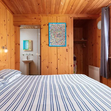 Capsule Rooms, Free Private Parking *