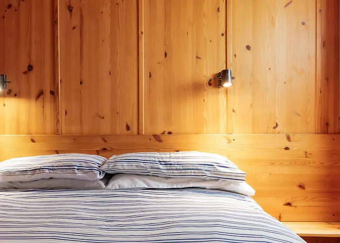 Capsule Rooms, Free Private Parking * Whitby